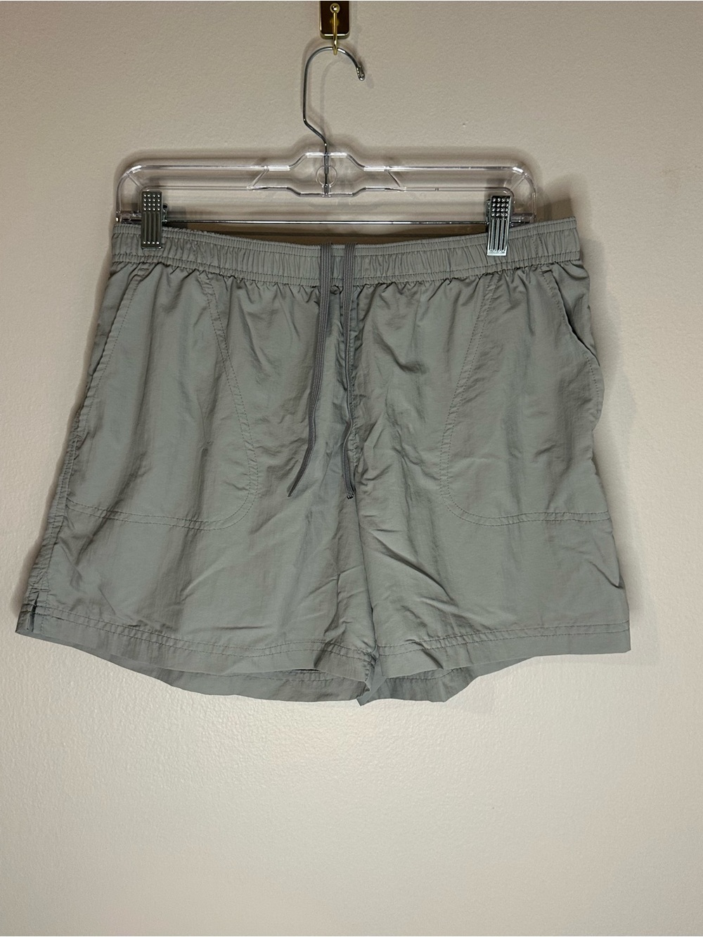 Columbia Men's Lightweight Athletic Drawstring Shorts in Light Gray